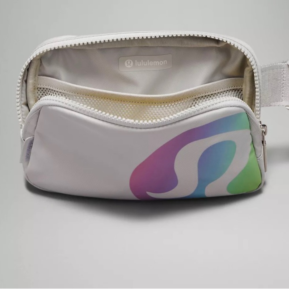 NWT Lululemon Everywhere Belt Bag - Picture 3 of 7